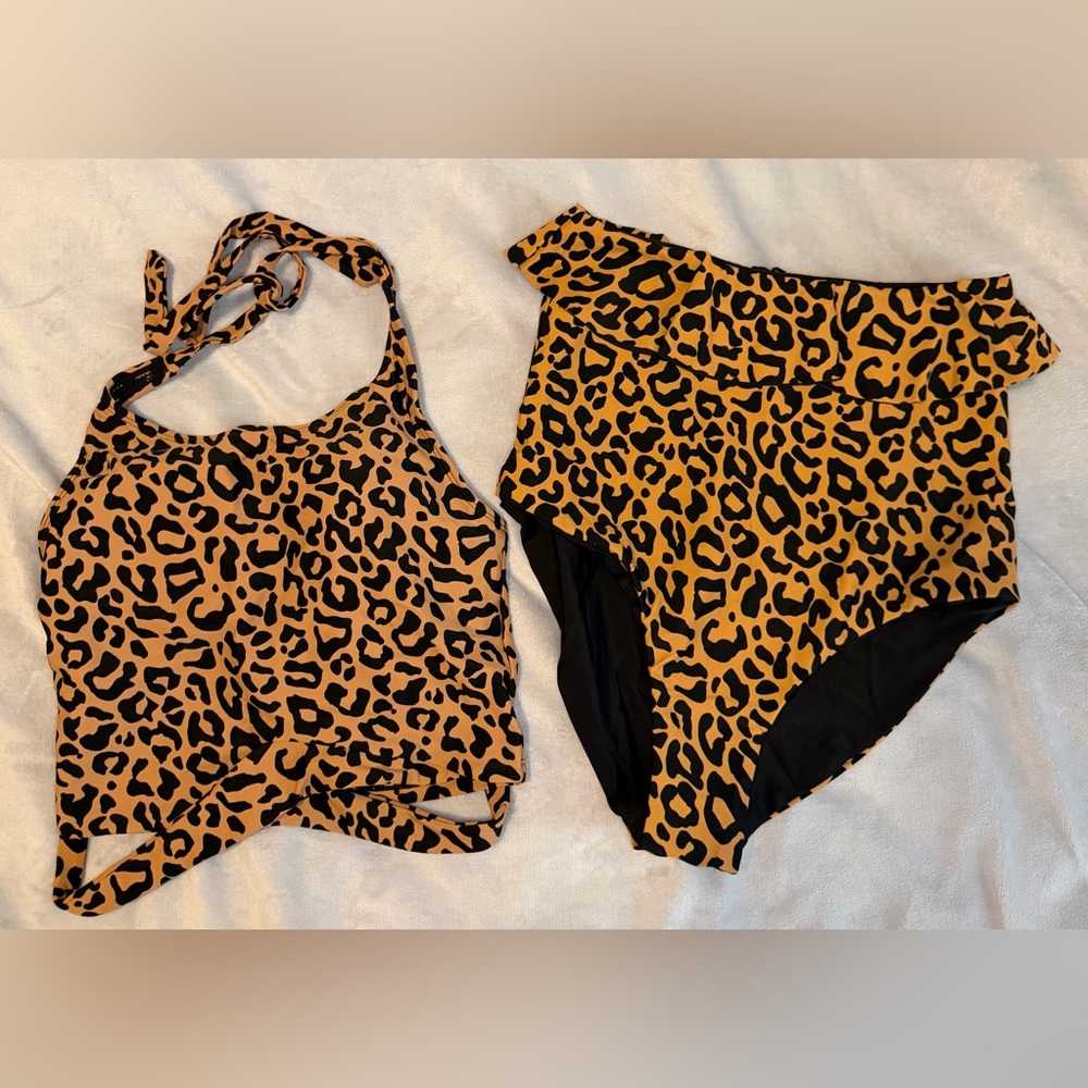 NWT Coral Reef Leopard Print Bikini Set